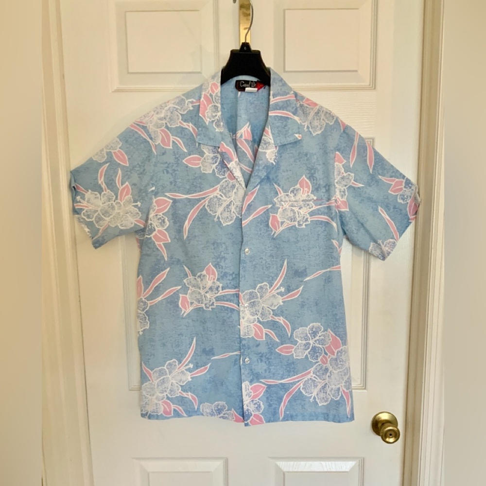 GENUINE HAWAIIAN FLORAL DESIGN SHIRT. USA